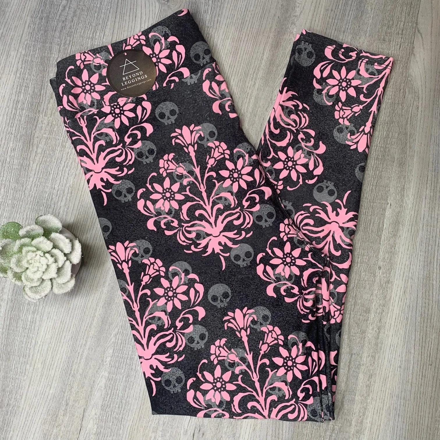 Hidden Skull Damask Grunge Soft Leggings