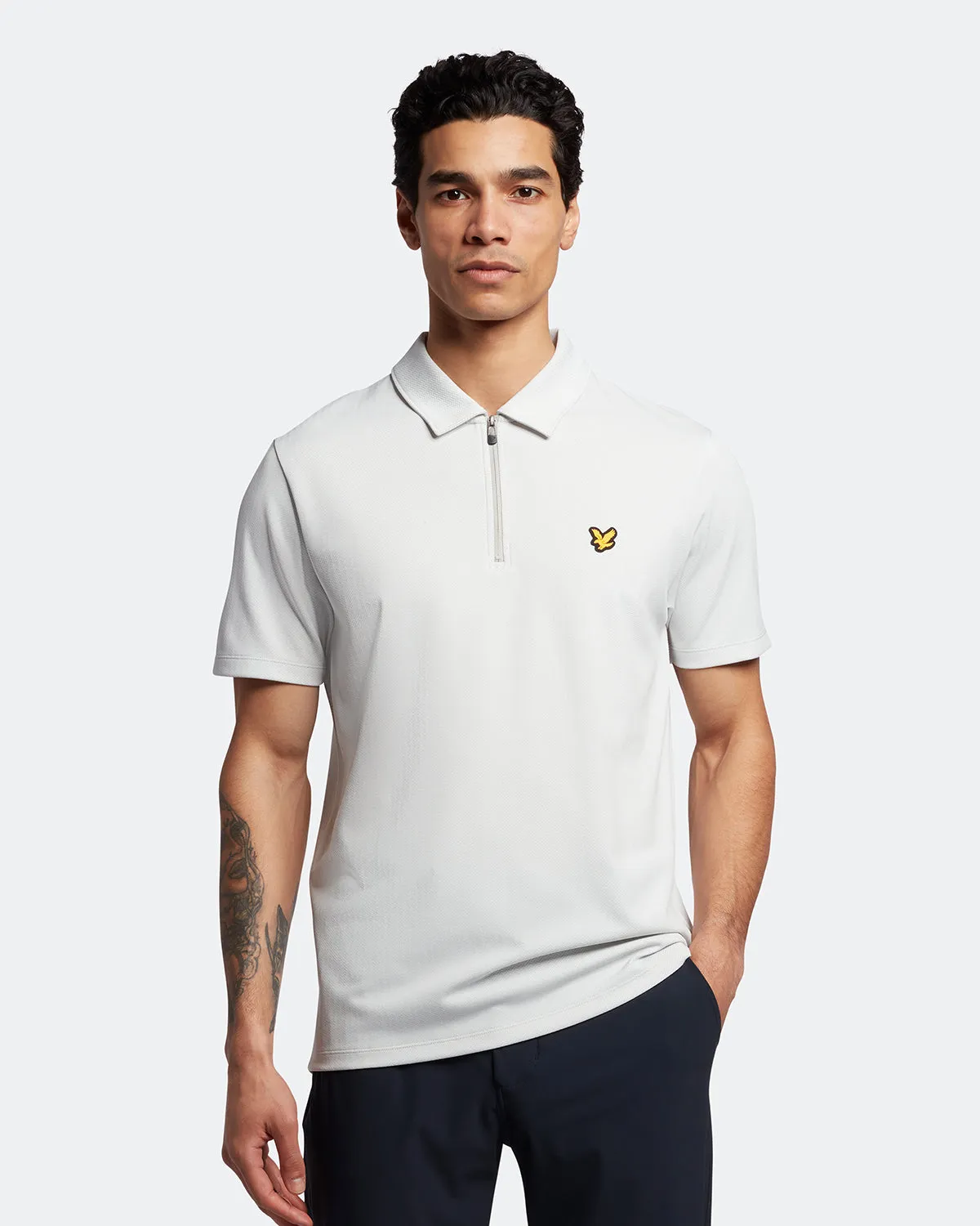 Lyle & Scott Golf Chevron Zip Polo Pebble/White - SS23