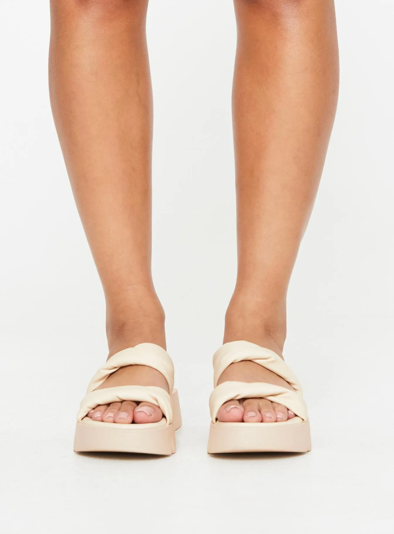 Therapy Maxie Sandals Bone